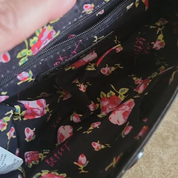 Betsy Johnson Black Crossbody Bag - Picture 9 of 16